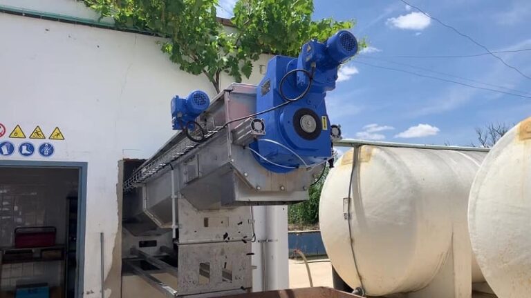 sludge dewatering screw press
